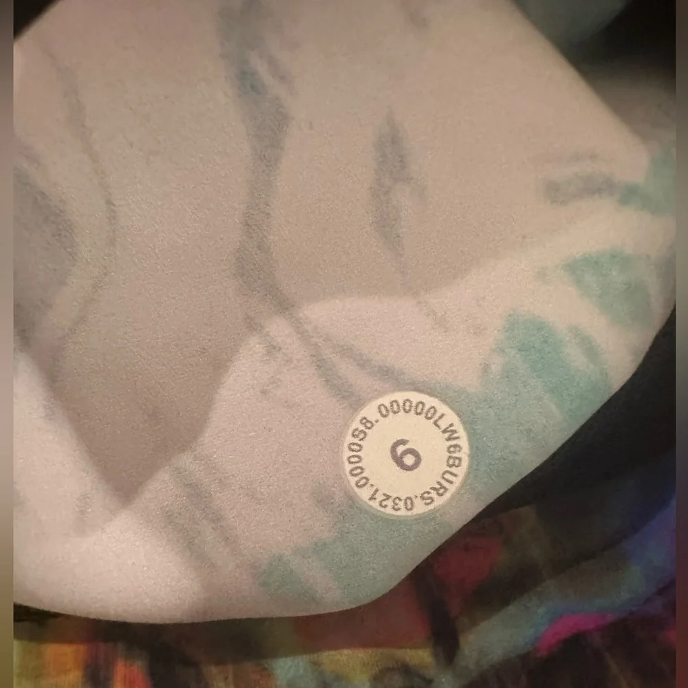 Lululemon high rise 17” cropped neon pants
